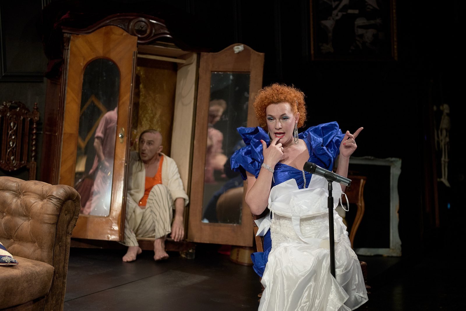 Scenă din Tango, în regia lui Attila Keresztes, la Teatrul Maghiar de Stat din Cluj